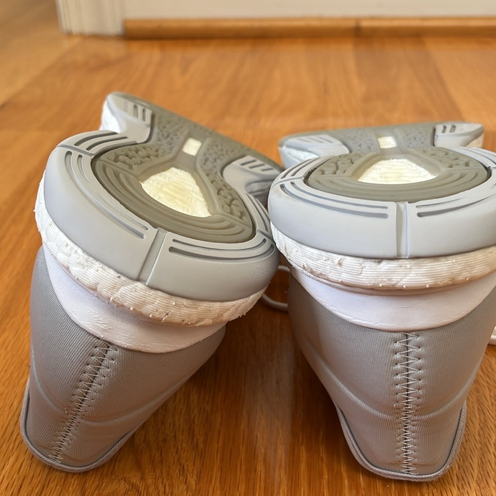 Adidas Volleyball Shoes White Size 6.5 6 1/2 - Picture 5 of 7